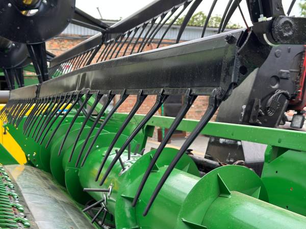 Жатка John Deere 915F