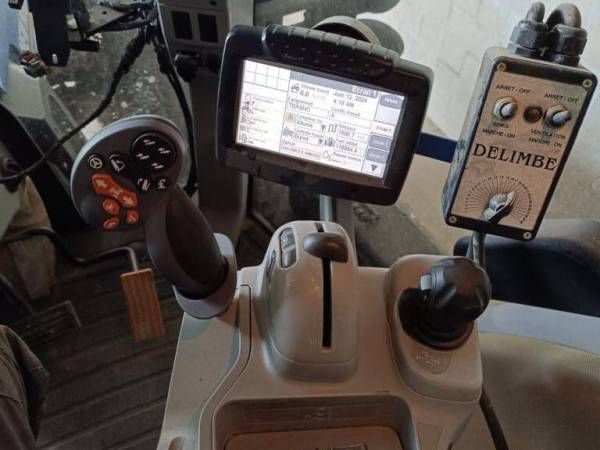 Трактор New Holland T8.390 (2012)