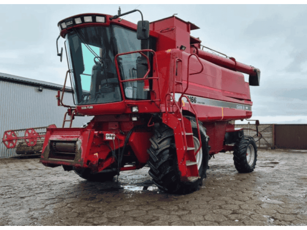 Комбайн Case IH 2166 (1997)
