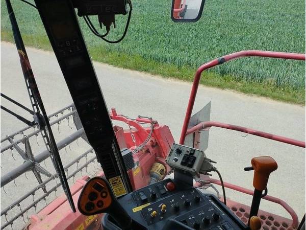 Комбайн Case IH 2388 (2004)