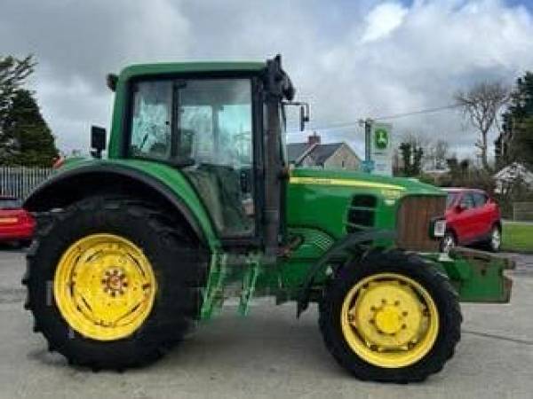 Трактор John Deere 6330 Premium (2011)
