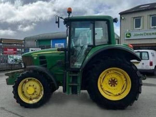 Трактор John Deere 6330 Premium (2011)