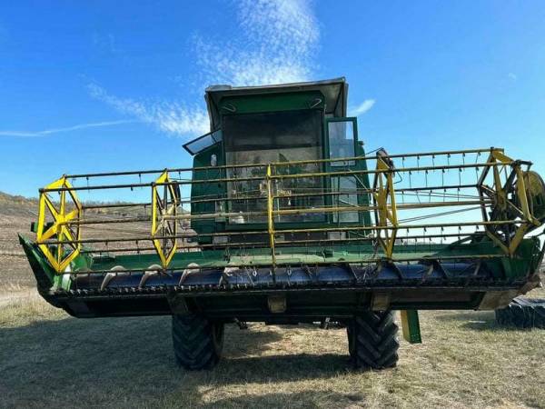 Комбайн John Deere 975 (1986)