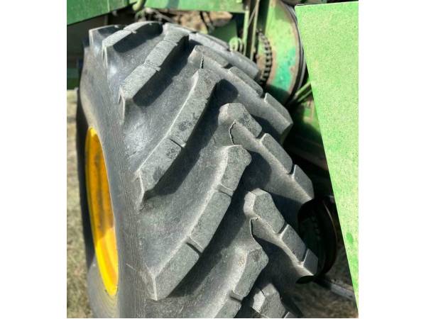 Комбайн John Deere 975 (1986)