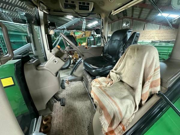 Трактор John Deere 8320R (2014)