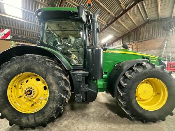 Трактор John Deere 8320R (2014)