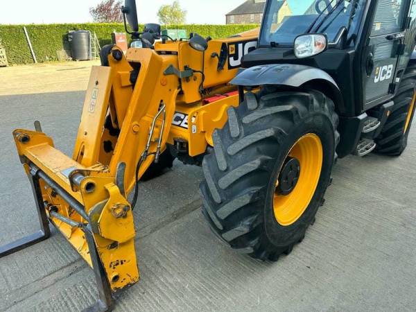 Навантажувач JCB 531-70