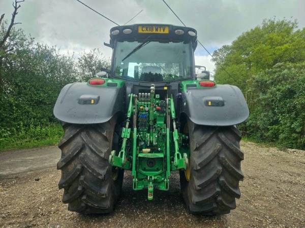 Трактор John Deere 6215R (2018)
