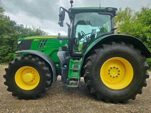 Трактор John Deere 6215R (2018)
