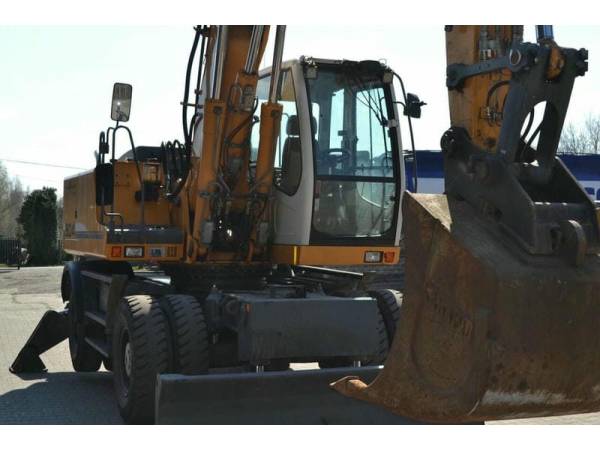 Екскаватор Liebherr 904 C (2008)
