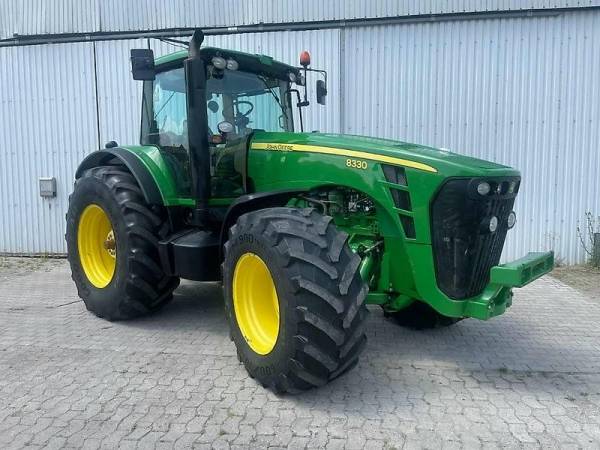 Трактор John Deere 8330 (2007)
