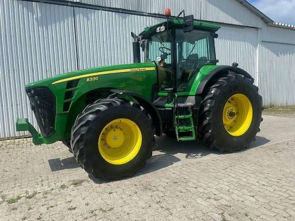 Трактор John Deere 8330 (2007)