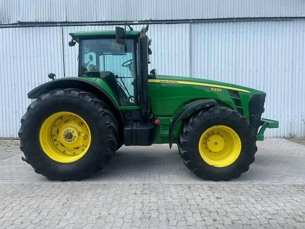 Трактор John Deere 8330 (2007)