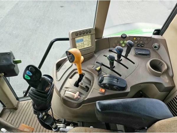 Трактор John Deere 6930 (2009)