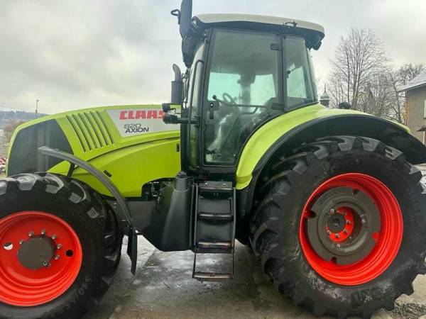 Трактор Claas Axion 820 (2011)