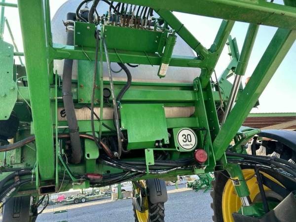Самоходный опрыскиватель John Deere 4730 (2014)