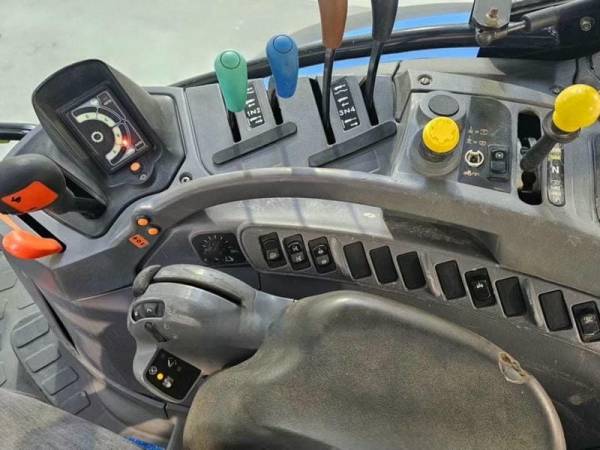 Трактор New Holland TS 115 A (2006)