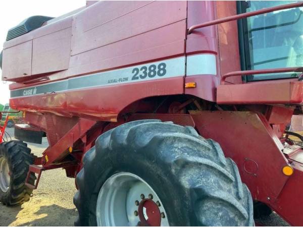 Комбайн Case IH 2388 (2000)