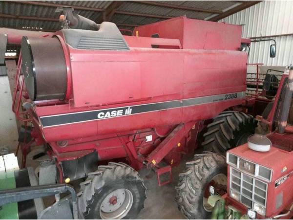 Комбайн Case IH 2388 (2002)
