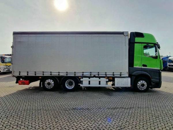 Грузовик штора Mercedes-Benz Actros 2545