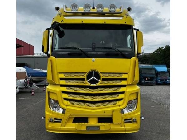 Грузовик штора Mercedes-Benz Actros 2551