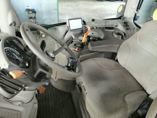 Трактор John Deere 6210R (2012)