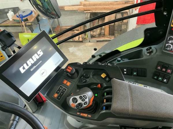 Трактор Claas Axion 870 (2021)