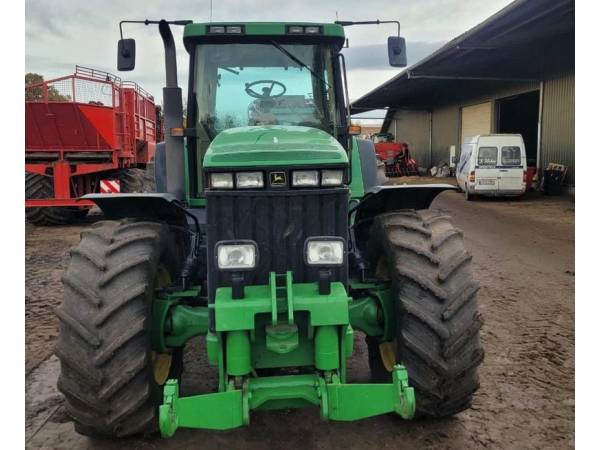 Трактор John Deere 8310 (2001)
