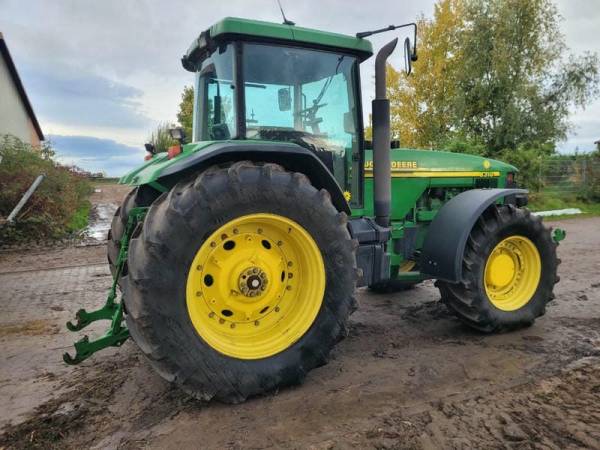 Трактор John Deere 8310 (2001)