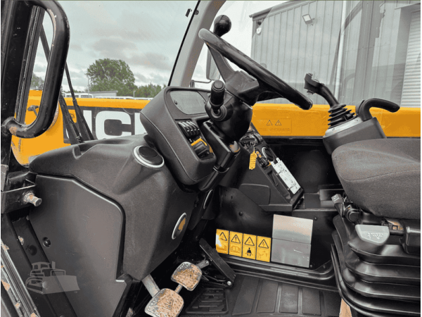 Погрузчик JCB 560-80 (2015)