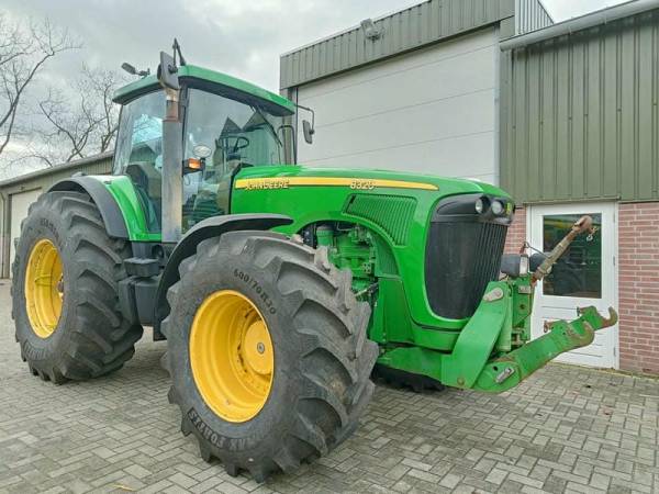 Трактор John Deere 8320 (2003)