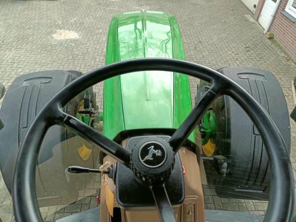 Трактор John Deere 8320 (2003)