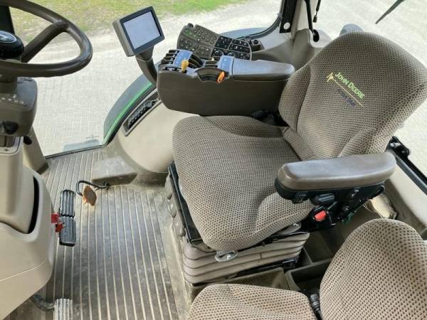 Трактор John Deere 8335R (2012)