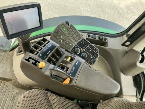 Трактор John Deere 8335R (2012)