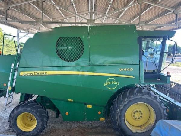 Комбайн John Deere W440 (2016)