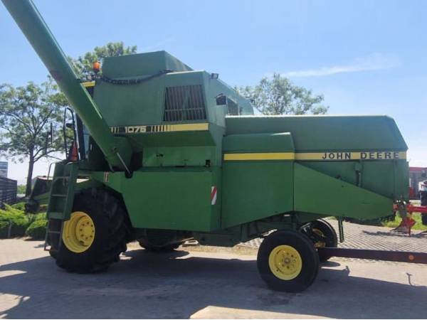 Комбайн John Deere 1075 (1984)
