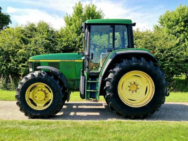Трактор John Deere 6910 (1999)