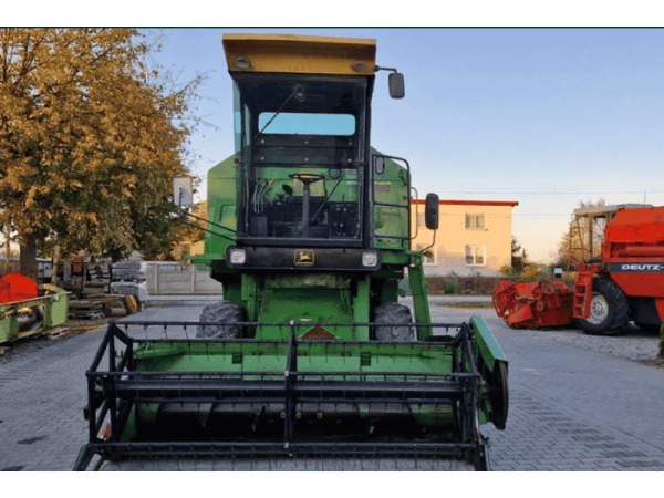 Комбайн John Deere 1052 (1984)