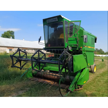 Комбайн John Deere 1042 (1985)