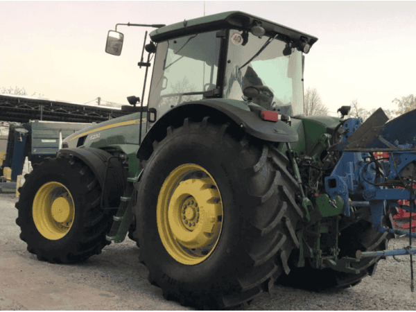 Трактор John Deere 8330 (2008)