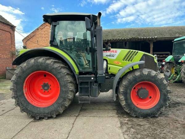 Трактор Claas Axion 640 (2012)