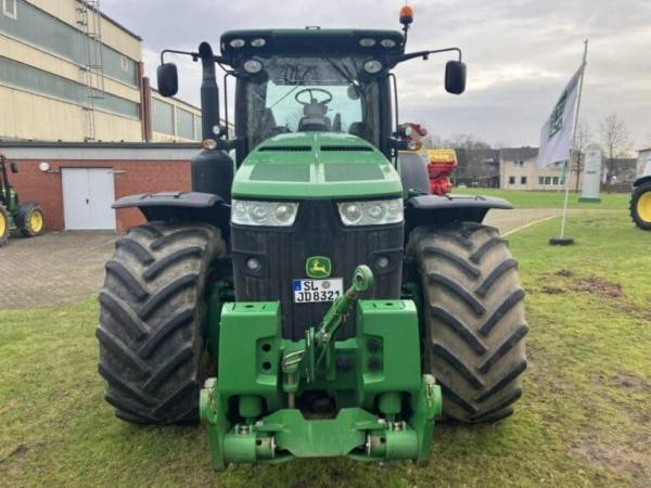 Трактор John Deere 8320R (2014)