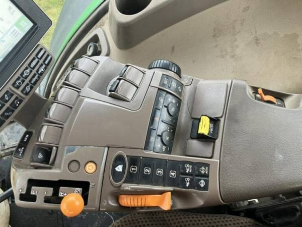 Трактор John Deere 8320R (2014)