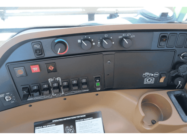 Опрыскиватель John Deere 4830 (2011)