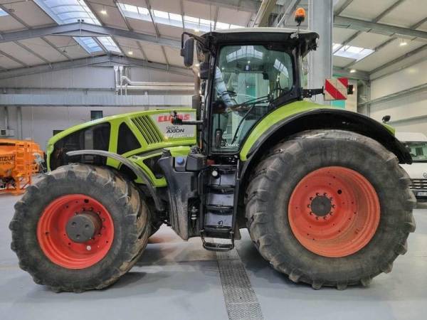 Трактор Claas Axion 920 (2014)