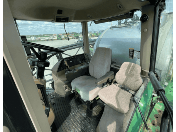 Самохідний обприскувач John Deere 4940 (2012)