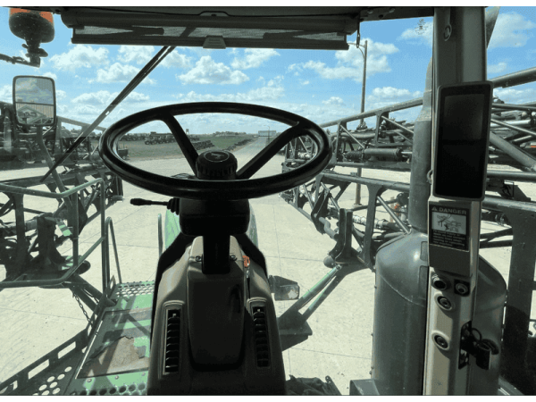 Самохідний обприскувач John Deere 4940 (2012)