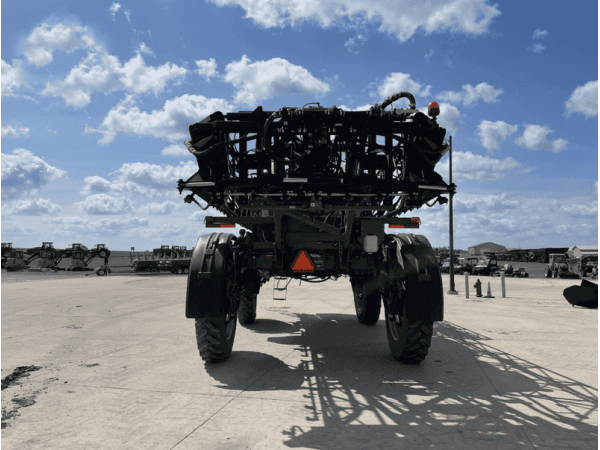 Самохідний обприскувач John Deere 4940 (2012)