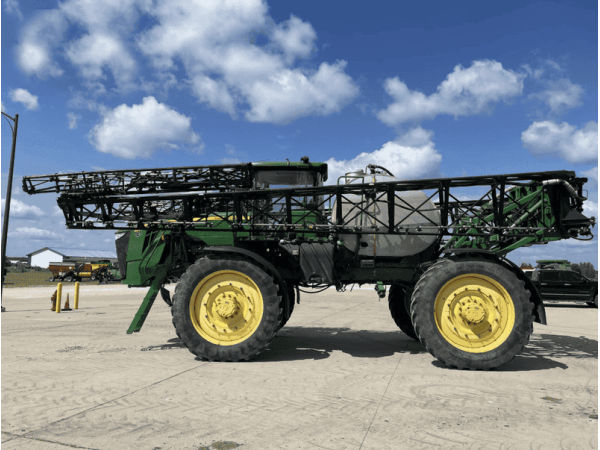 Самохідний обприскувач John Deere 4940 (2012)