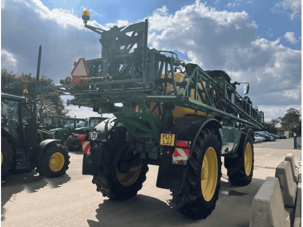 Самохідний обприскувач John Deere r4040i (2017)